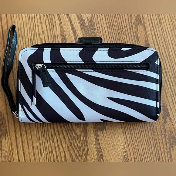 Ladies Zebra Fashion Set (4) Piece: Top, Skirt, Pocketbook & Lanyard 🦓 - Picture 6 of 16